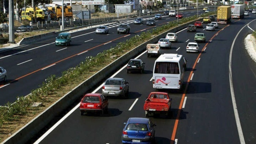 Μείωση 21,4% της κυκλοφορίας οχημάτων καταγράφει η Περιφέρεια Αττικής