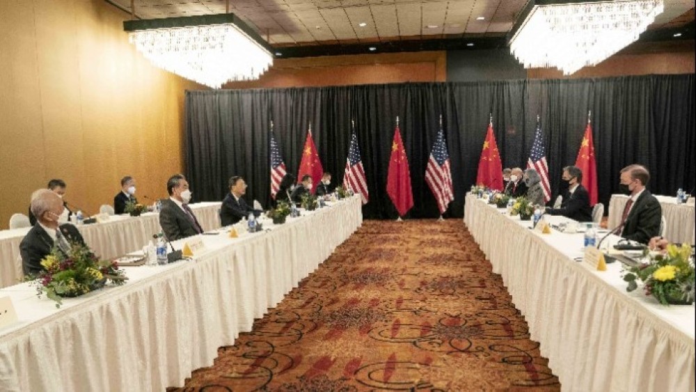 ΗΠΑ-Κίνα: Σκληρές οι συνομιλίες στην Αλάσκα