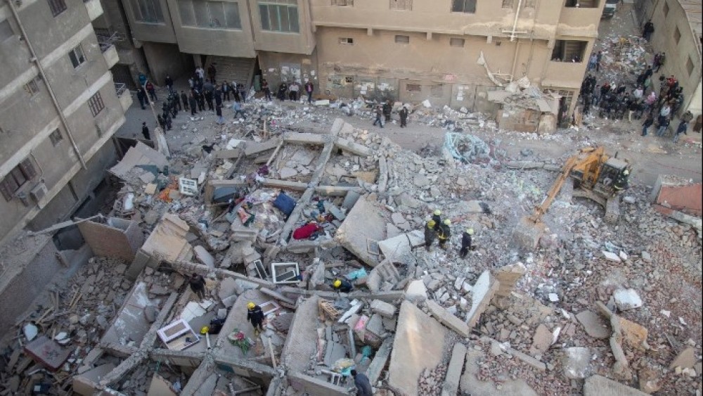 Κάιρο: 8 νεκροί από κατάρρευση δεκαώροφου κτιρίου