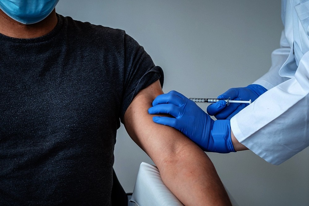 Εμβολιασμοί: Aνοίγουν τα ραντεβού για άτομα 50-59 ετών