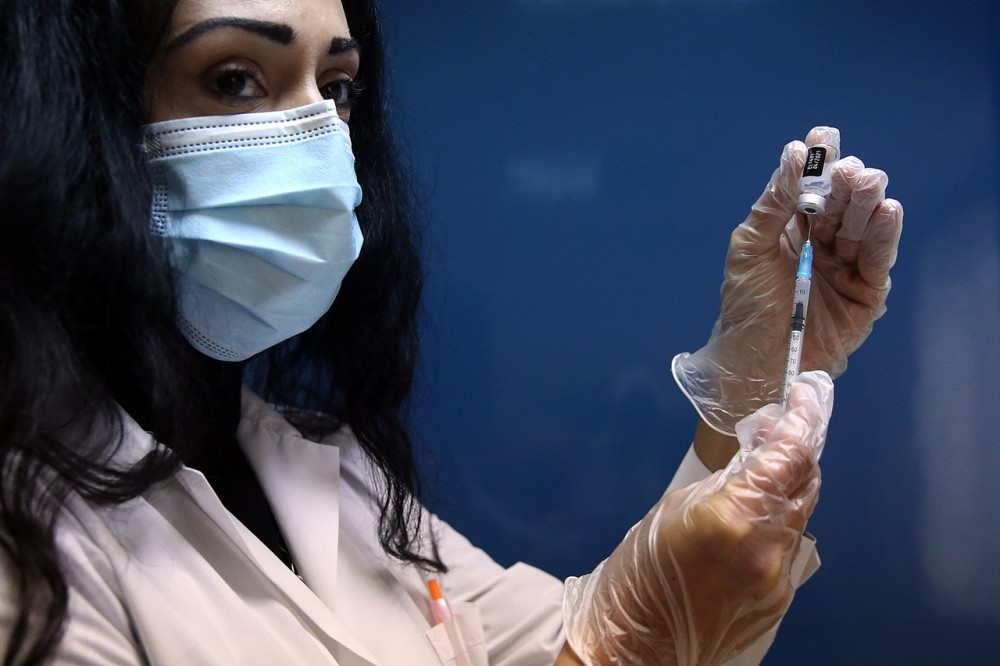Χρούσος: Απειροελάχιστος ο κίνδυνος για όσους εμβολιαστούν με AstraZeneca