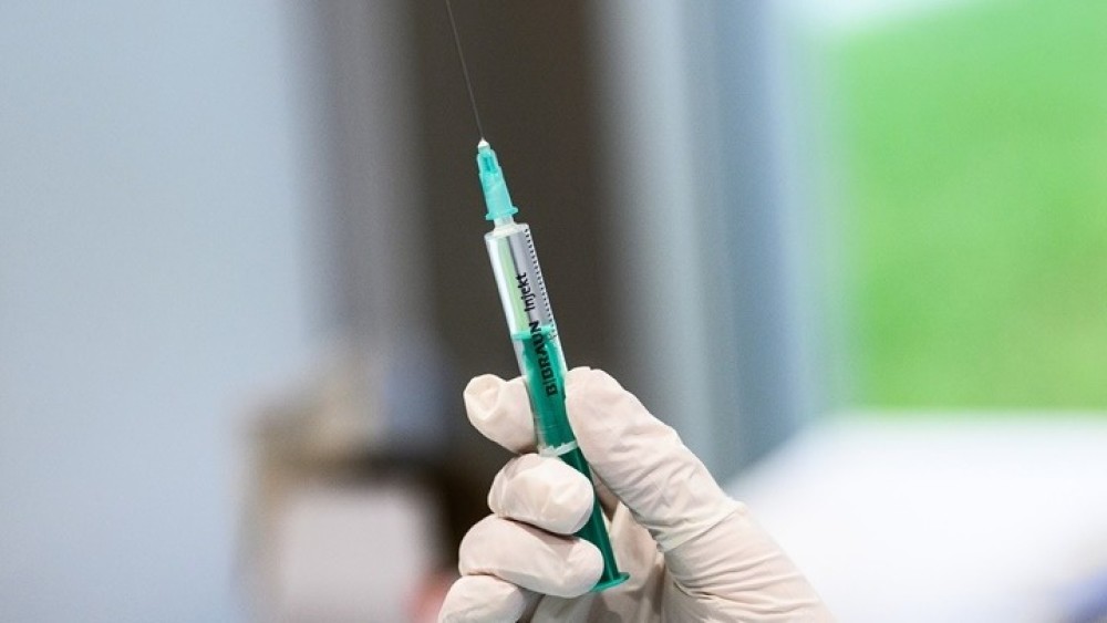 Γεωργαντάς: Στόχος τα 2 εκ. εμβόλια μηνιαίως-Διατέθηκαν 910.000 self tests
