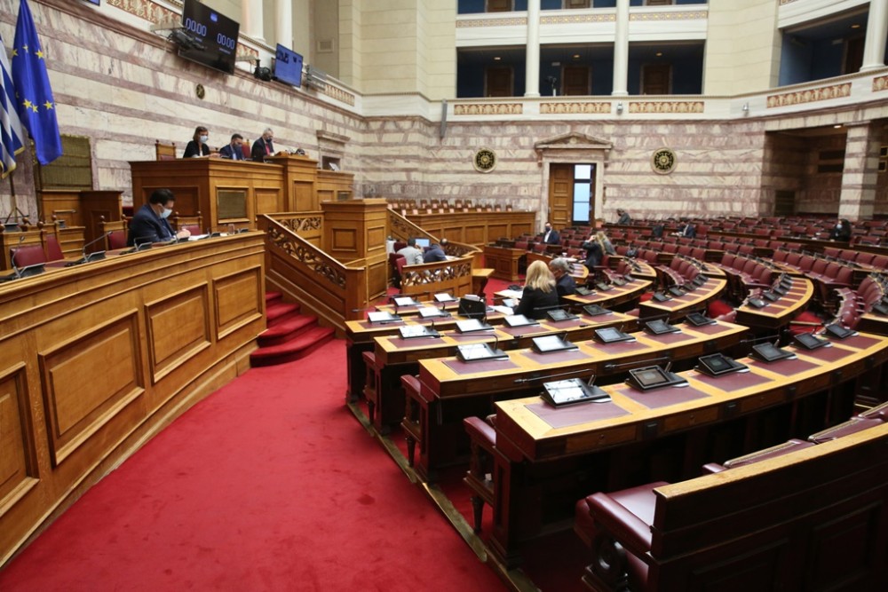 Βουλή: Εγκρίθηκε το νομοσχέδιο για τη διευκόλυνση άσκησης οικονομικών δραστηριοτήτων