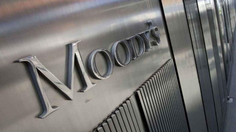 Ισχυρό &#8220;σήμα&#8221; από Moody&#8217;s: Αναβάθμισε τις προοπτικές των ελληνικών τραπεζών