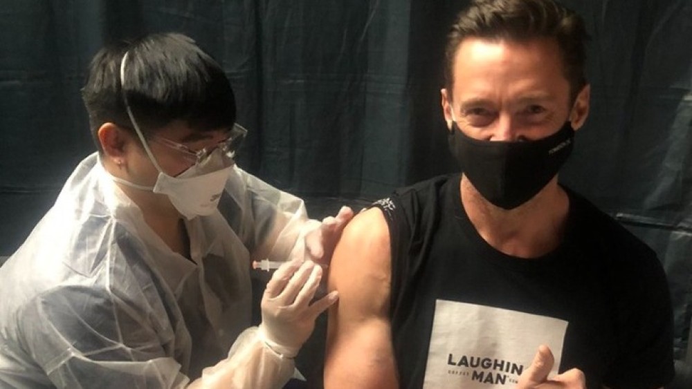 Χιου Τζάκμαν: Εμβολιάζονται ακόμη κι οι υπερήρωες της Marvel