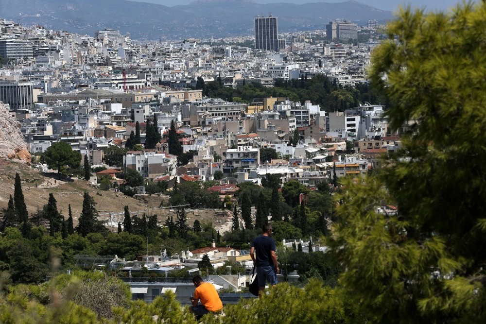 Ο εκτοπισμός των κατοίκων του κέντρου της Αθήνας και η έλευση των τουριστών