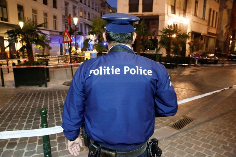 Βέλγιο: Μέσα σε φορτηγό βρέθηκαν 12 ζωντανοί μετανάστες
