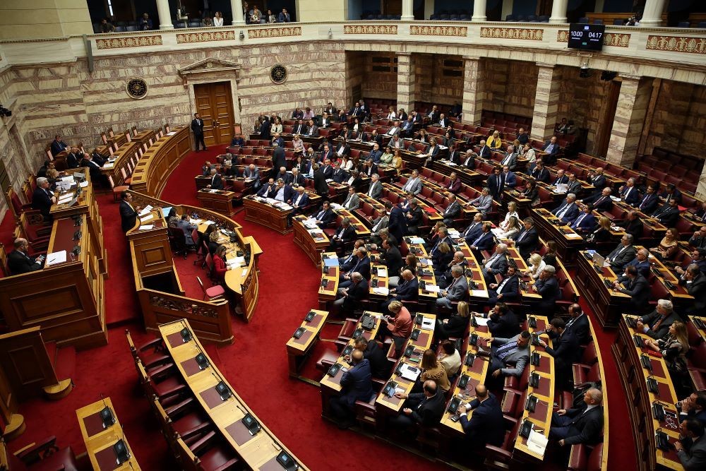Βουλή: Ψηφίστηκε το νομοσχέδιο για τη διάσωση της ΔΕΗ