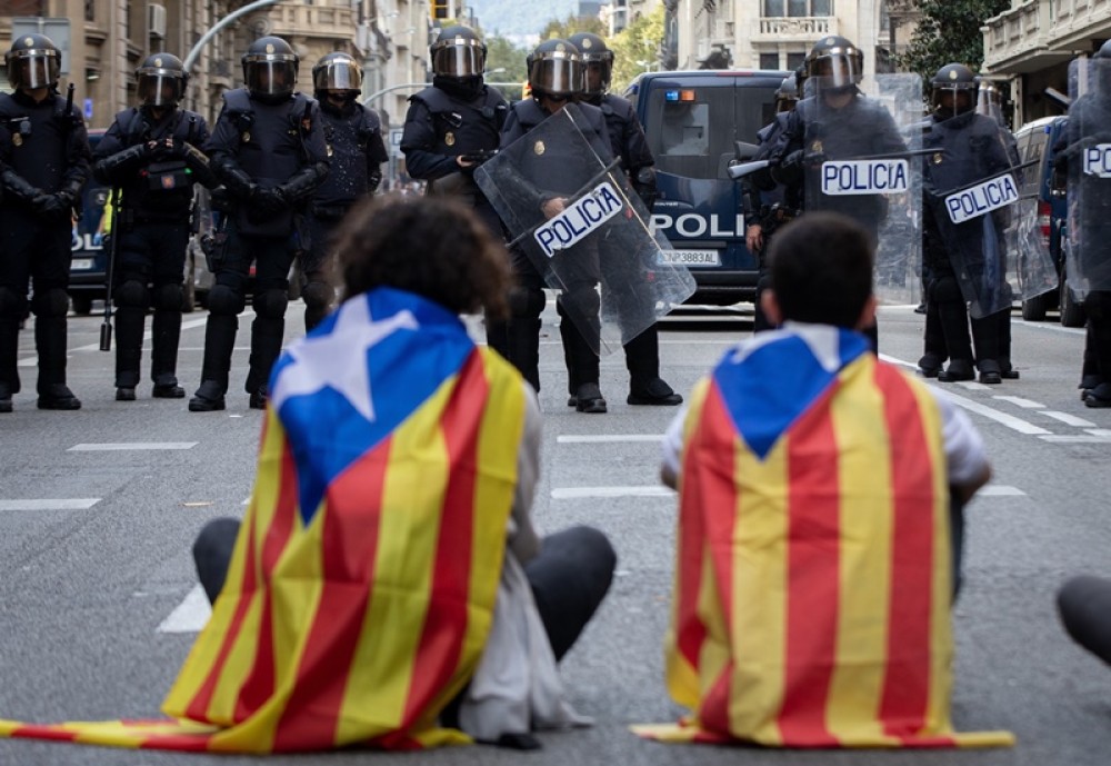 Η Μαδρίτη προειδοποιεί τους διαδηλωτές με φυλάκιση έως 6 χρόνια
