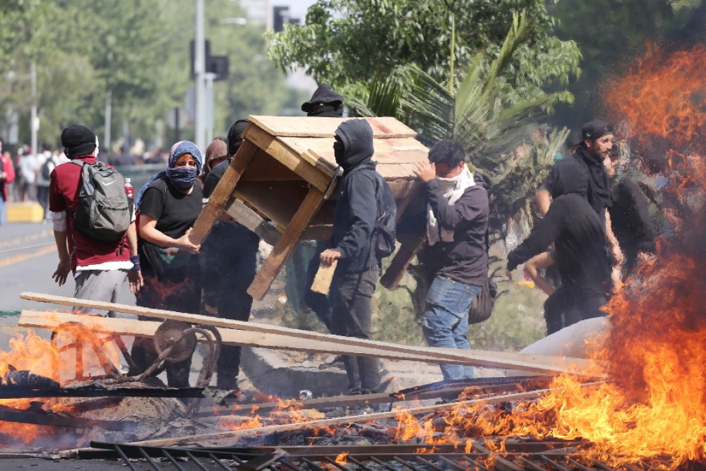Ταραχές και λεηλασίες στο Σαντιάγο