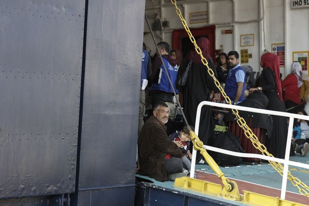 Σύρος προσπάθησε να επιβιβάσει στο πλοίο γυναίκα κρυμμένη μέσα σε βαλίτσα