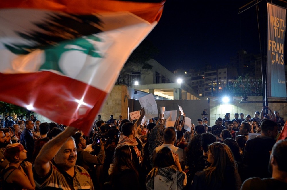 Λίβανος: Συνεχίζονται οι κινητοποιήσεις στη χώρα &#8211; Διαδηλωτές απέκλεισαν δρόμους