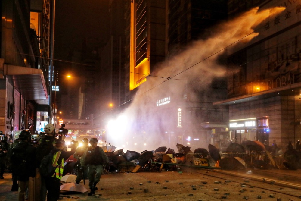 Σκηνές χάους από τις διαδηλώσεις στο Χονγκ Κονγκ την Πρωτοχρονιά