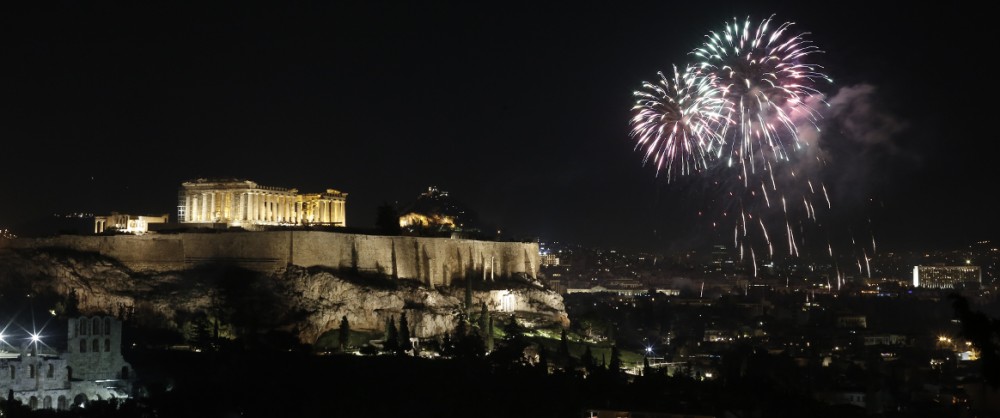 Λαμπερή η πρωτοχρονιά στην Αθήνα