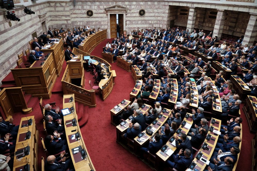 Σε ερωτήσεις Τσίπρα και Γεννηματά θα απαντήσει ο πρωθυπουργός
