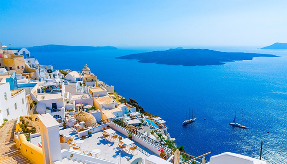 New York Times: Επανεκκίνηση τουρισμού, το μεγάλο στοίχημα της Ελλάδας