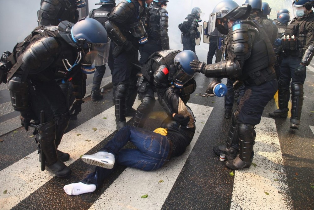 Παρίσι: Συγκρούσεις αστυνομίας-διαδηλωτών υπέρ των Παλαιστινίων