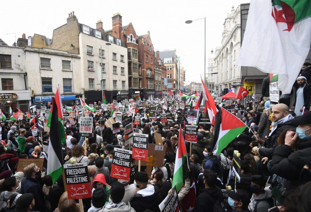 Βρετανία: Χιλιάδες διαδηλωτές υπέρ των Παλαιστινίων