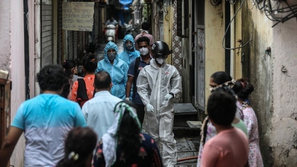 Ινδία: Ξεπέρασαν τα 25 εκατομμύρια τα κρούσματα κορωνοϊού