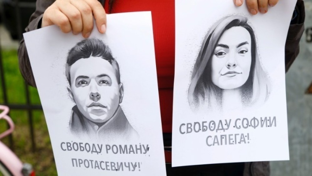 Η σύντροφος του Προτασέβιτς «ομολογεί» σε βίντεο-Καταγγελίες αντιπολίτευσης ότι εξαναγκάσθηκε