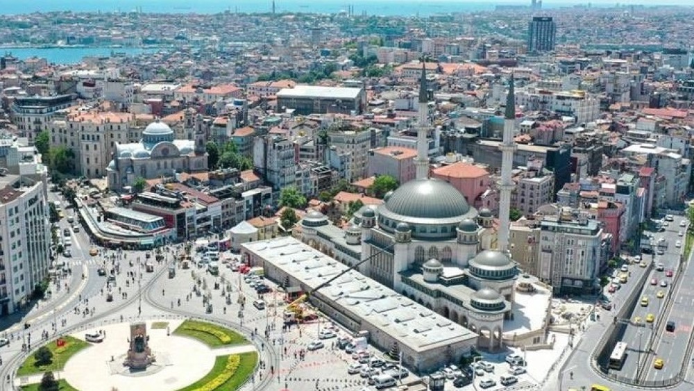 Ερντογάν: Εγκαινίασε το εμβληματικό τέμενος βάζοντας την σφραγίδα του στην πλ. Ταξίμ
