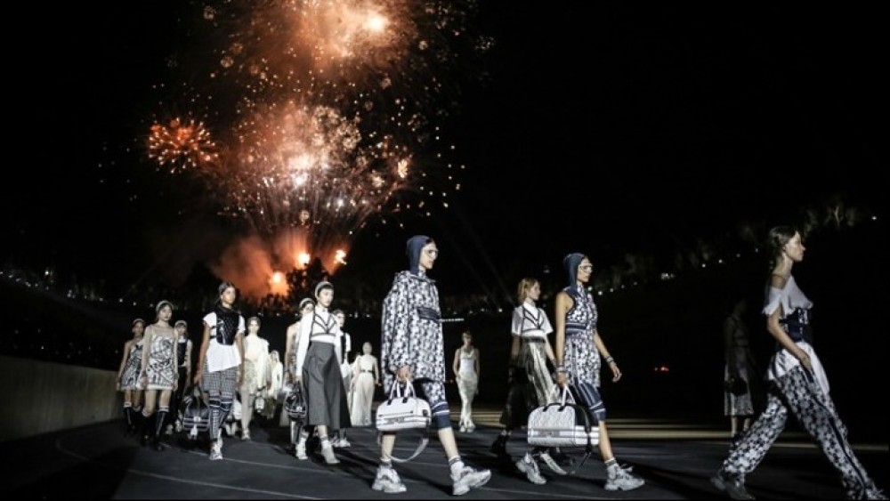 Μενδώνη: Τεράστια διαφήμιση για την Ελλάδα η επίδειξη του οίκου Dior
