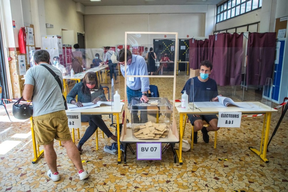 Γαλλία: Νικήτρια η αποχή, πάνω από 65%, στις περιφερειακές εκλογές
