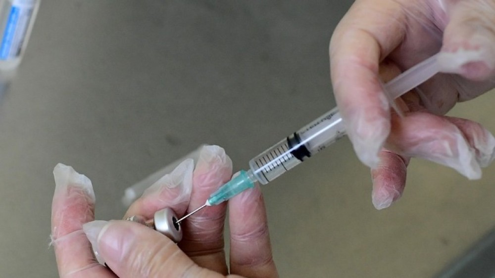 Σύψας: Τα εμβόλια δεν προκαλούν καμία μακροχρόνια παρενέργεια
