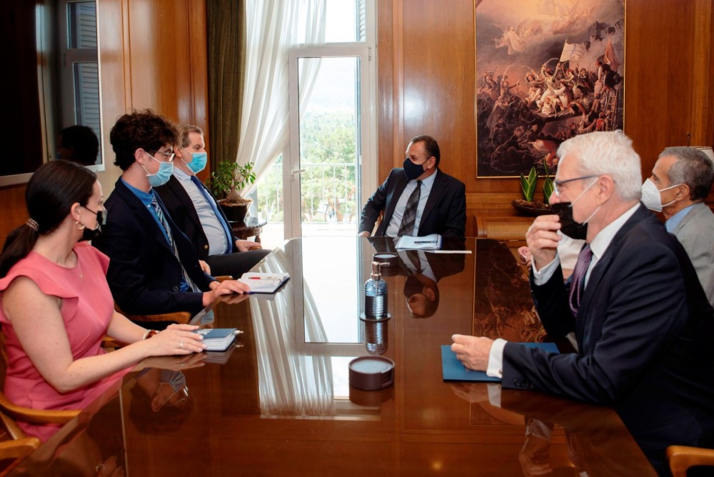 Οι ελληνοαμερικανικές σχέσεις στο επίκεντρο συνάντησης ΥΕΘΑ με Ντέιβιντ Χάρρις του AJC