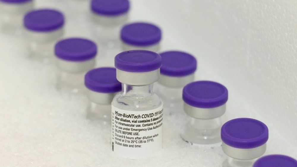 Pfizer: Προς 3η ενισχυτική δόση και εμβόλιο ειδικά κατά της παραλλαγής Δέλτα