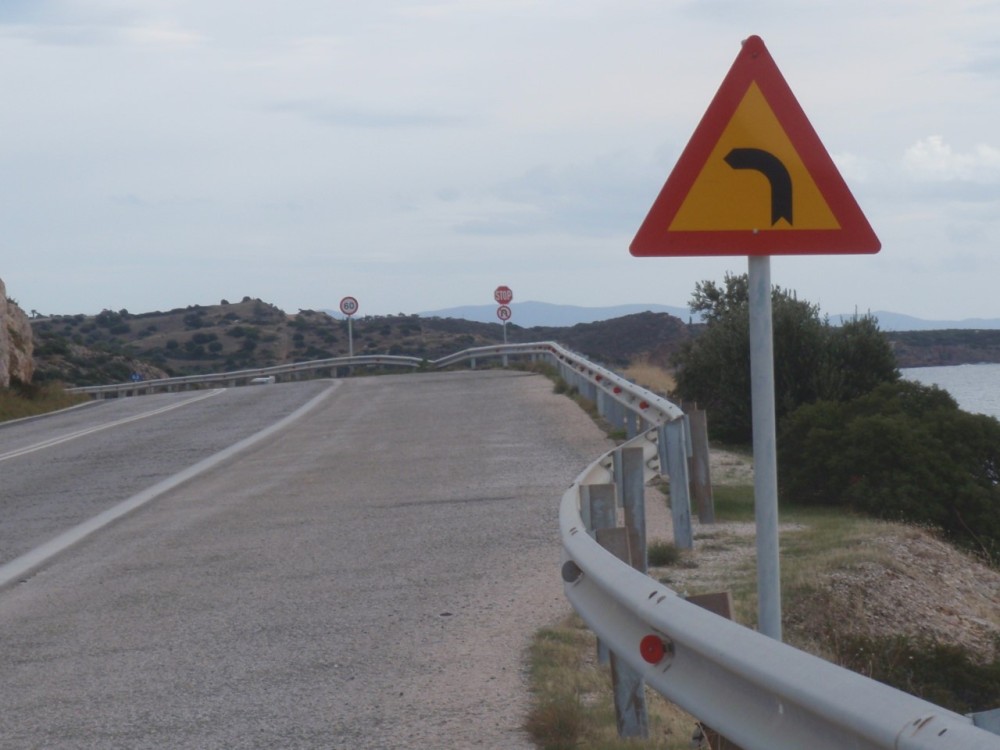 Περιφέρεια Αττικής: Το οδικό δίκτυο εκσυγχρονίζεται-700 πινακίδες στην Ποσειδώνος