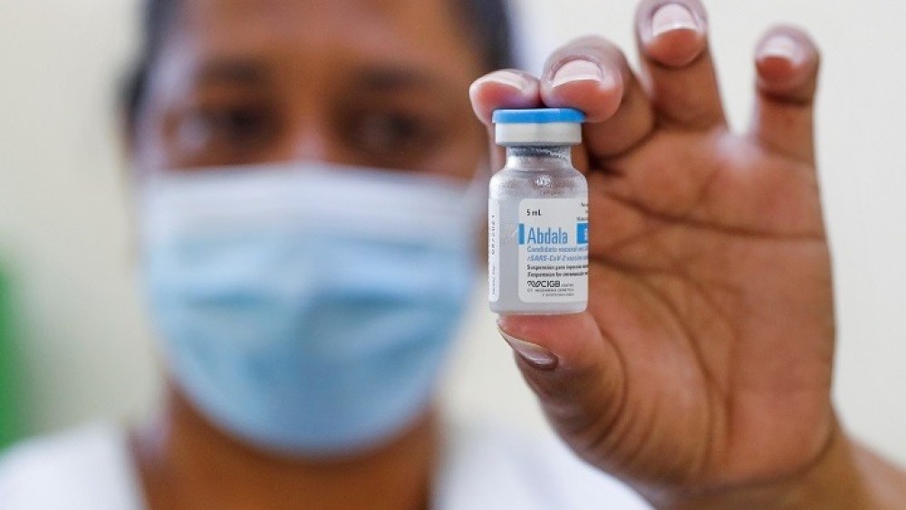 Κούβα: Ενέκρινε για κατεπείγουσα χρήση το εγχώριο εμβόλιο Αμπντάλα