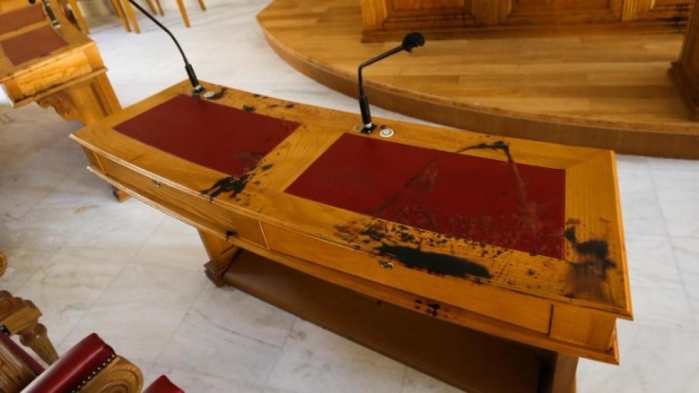 Επίθεση στη Μονή Πετράκη-Αθηναγόρας: Να εξετάζονται οι ψυχολογικές αντοχές των κληρικών