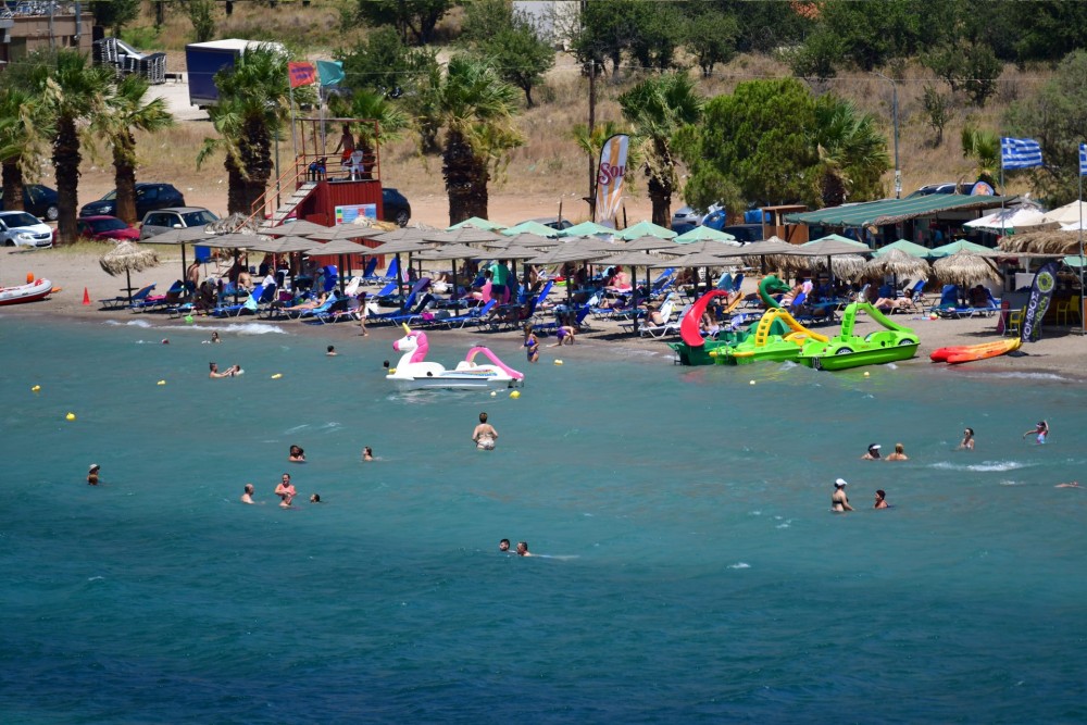 Θεσσαλονίκη: Ο κορωνοϊός πάει παραλία τα σαββατοκύριακα – Τι δείχνουν τα λύματα