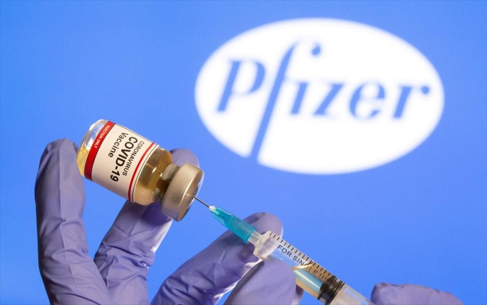 Pfizer: Εκτοξεύονται οι προβλέψεις για πωλήσεις του εμβολίου στα 33,5 δισ. δολάρια  