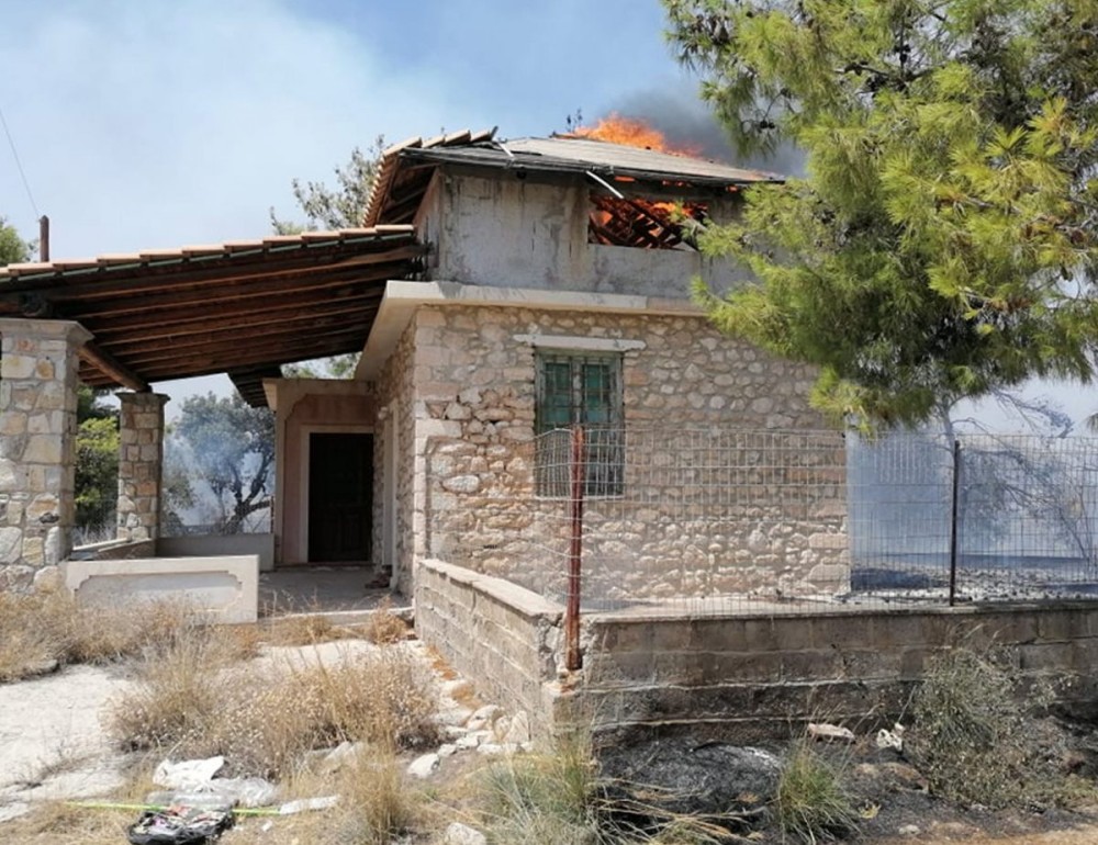 Άργος: Φωτιά στην περιοχή Δορούφι, πυροσβέστης στο νοσοκομείο