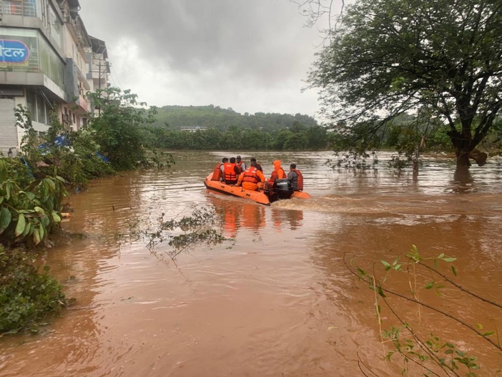 Ινδία: Τουλάχιστον 11 νεκροί από καταρρακτώδεις βροχές