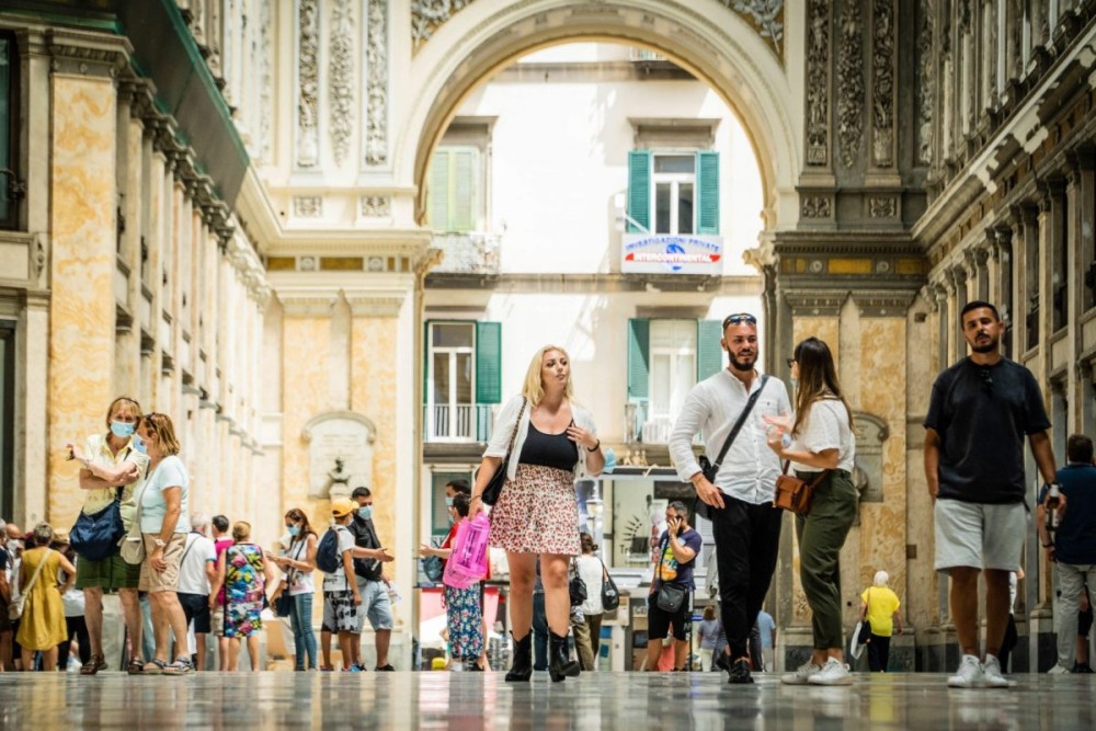 Ιταλία: Μείωση 50% στις τουριστικές κρατήσεις