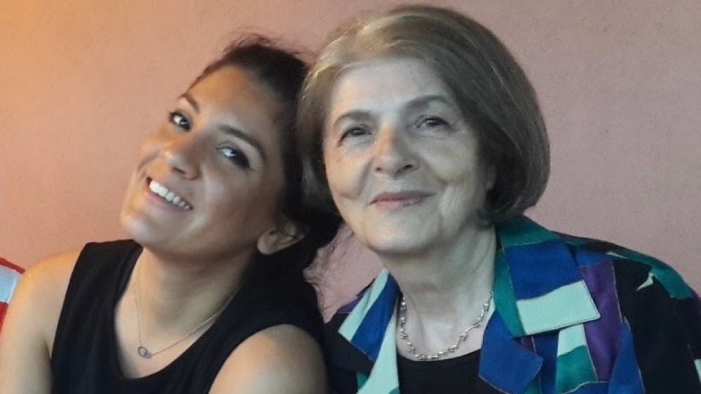 Σουλτάνα Παρτάλη: Στα 76 της χρόνια πήρε απολυτήριο λυκείου με 19,8 παραδίδοντας μαθήματα ζωής&#33;