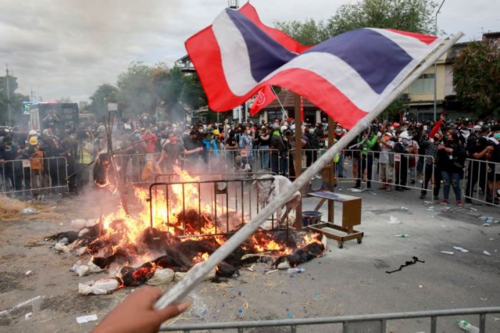 Ταϊλάνδη: Διαδηλωτές ζητούν την παραίτηση του πρωθυπουργού