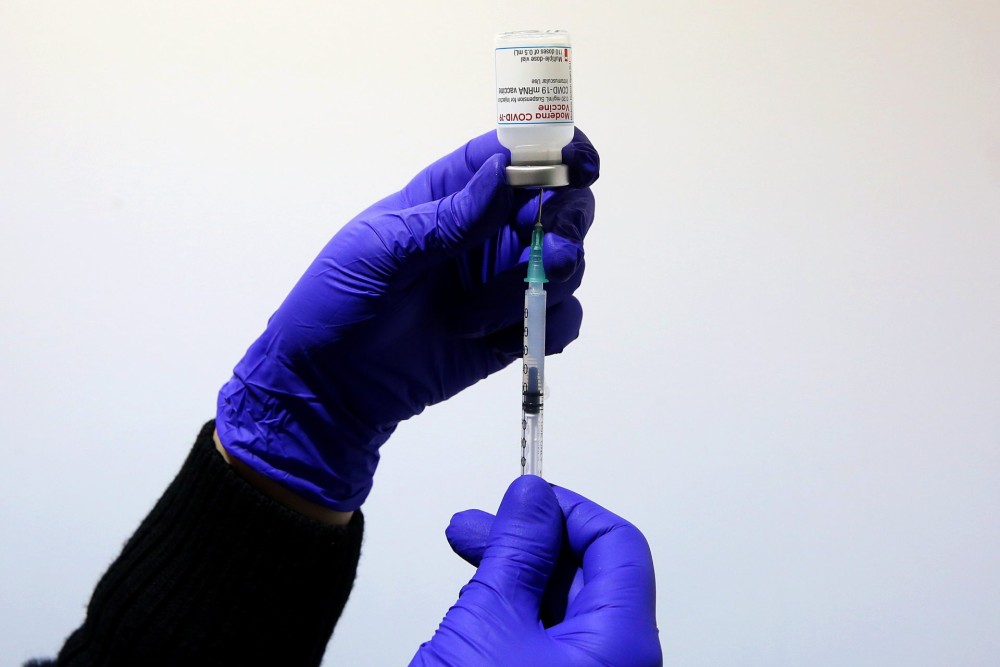 Ανοίγει η πλατφόρμα για κατ&#8217; οίκον εμβολιασμό: Τι πρέπει να γνωρίζετε