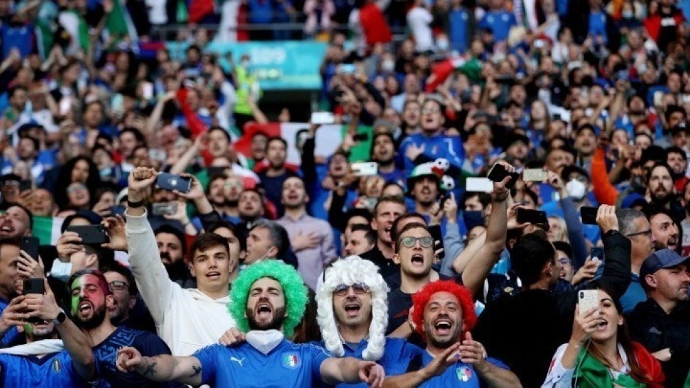 Καμπανάκι ΠΟΥ για τελικό Euro: &#8220;Όλέθριο&#8221; το θέαμα με τα πλήθη φιλάθλων χωρίς μάσκες