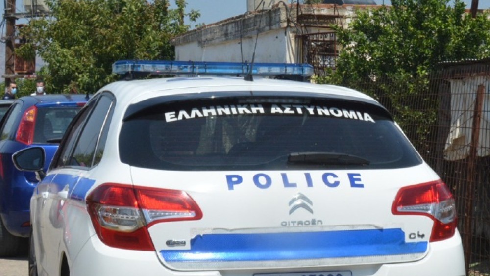 Θεσσαλονίκη: 62χρονη υπέκλεψε 9.500 ευρώ- 28χρονος συνελήφθη για 9 διαρρήξεις οχημάτων