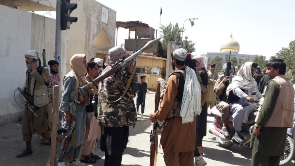 Αφγανιστάν: Η πόλη Μαζάρ-ι-Σαρίφ «στα χέρια» τον Ταλιμπάν