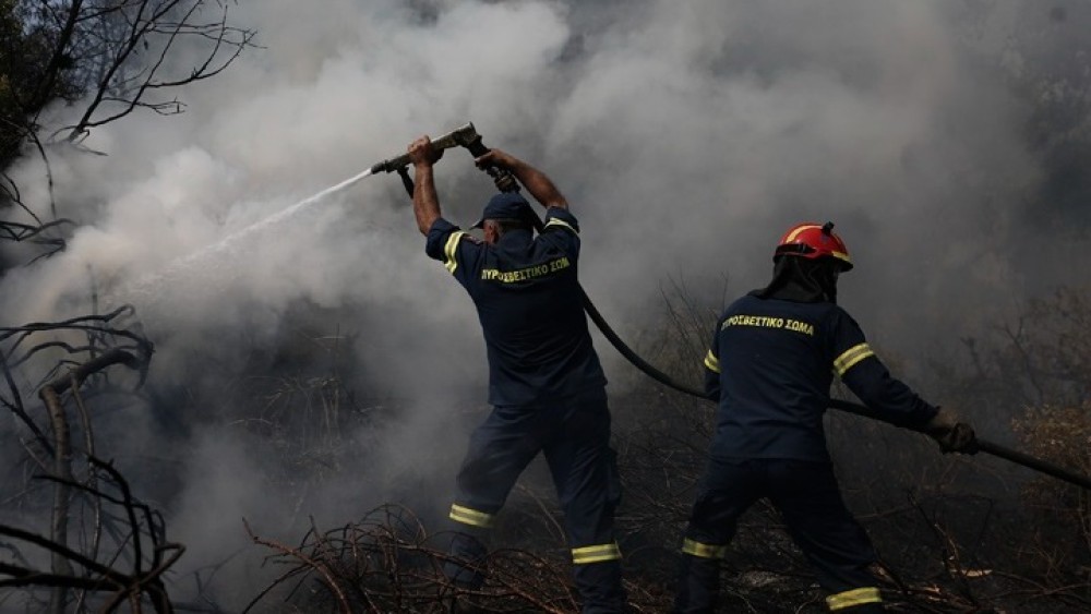 Μαίνεται η πυρκαγιά στην Λίμνη Εύβοιας:&#8221;Κάηκαν&#8221; οικισμοί-Καθηλωμένα τα εναέρια μέσα