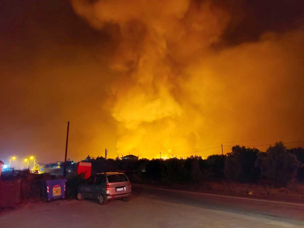 Τιτάνια μάχη στη βόρεια Εύβοια: Τρία τα μέτωπα της πυρκαγιάς
