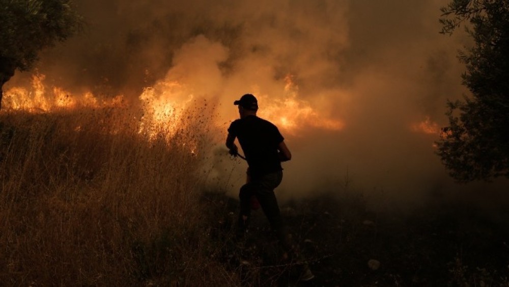 Ανατολική Μάνη: Έχει μειωθεί η ένταση της φωτιάς-Ξεκινά η καταγραφή των ζημιών