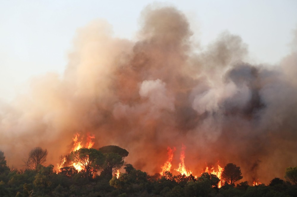 Γαλλία &#8211; Ισπανία &#8211; Πορτογαλία: Μαζικές εκκενώσεις λόγω των μεγάλων πυρκαγιών