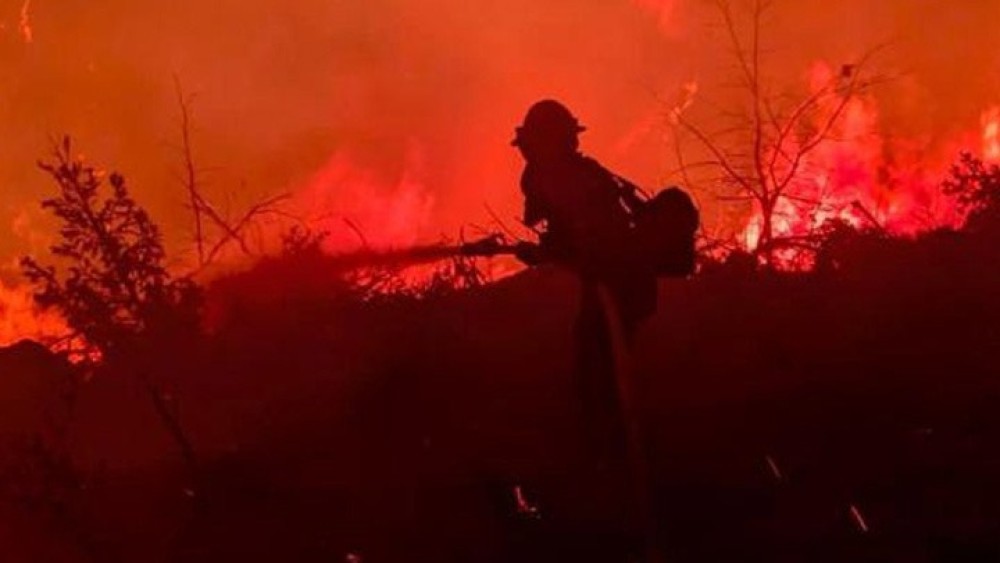 Πυρκαγιές στην Καλιφόρνια: 2.000 άνθρωποι κλήθηκαν να απομακρυνθούν από τα σπίτια τους