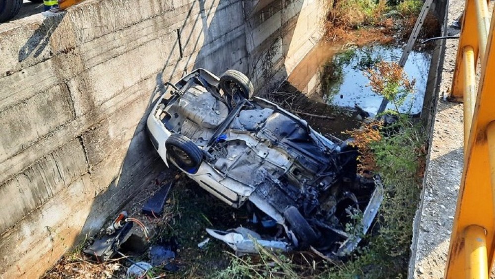 Νεκρός ο οδηγός αυτοκινήτου που έπεσε σε αρδευτικό κανάλι